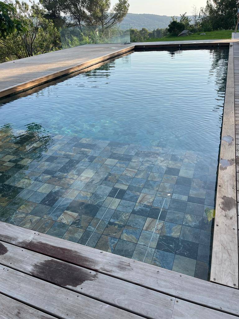 Installation d’un volet immergé avec dml constructions à Meyreuil sécurité eco responsable 