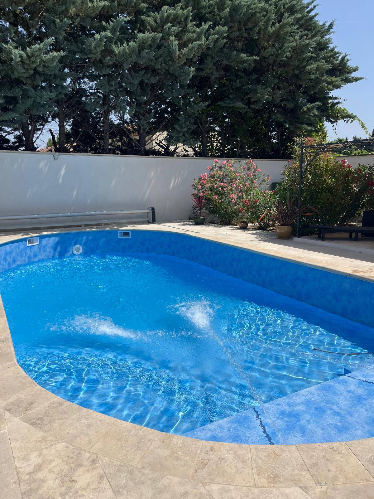 Rénovation d’une piscine pour fuite avec un nouveau pvc arme par dml constructions de piscines à bouc bel air