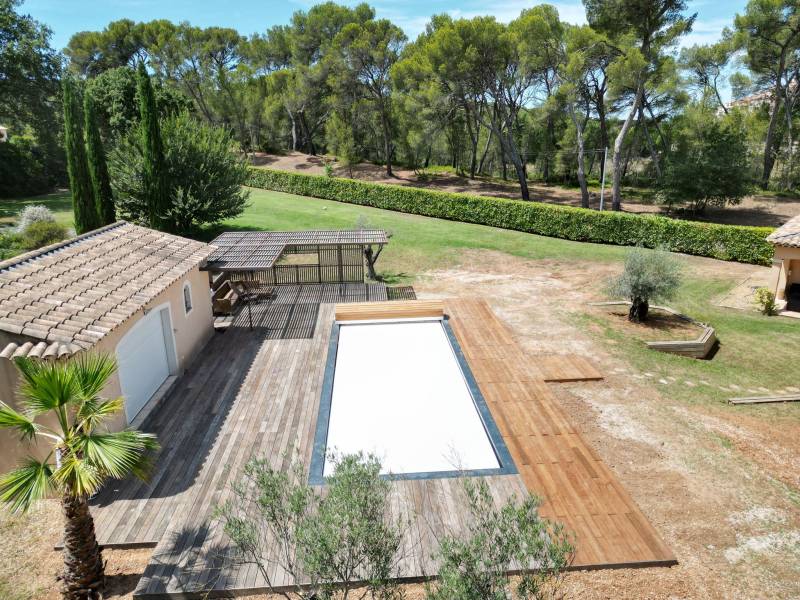 Pose volet roulant avec Dml constructions sur piscine en béton ou coque à Aix en Provence ou aux alentours