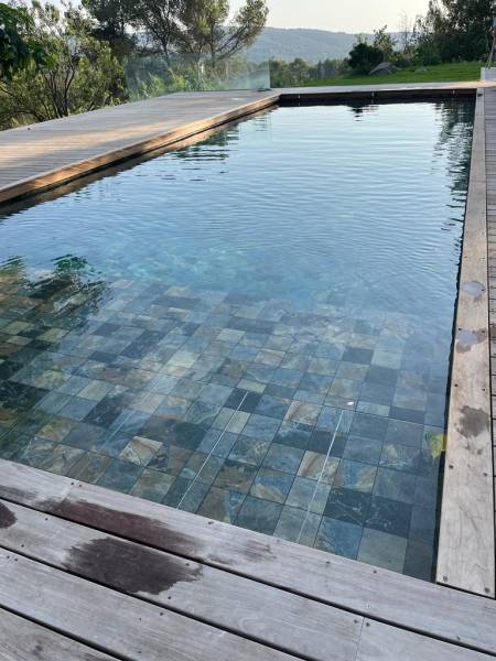 Installation d’un volet immergé avec dml constructions à Meyreuil sécurité eco responsable 