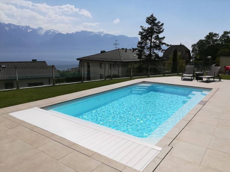 Piscine coque Atlantis 10 avec volet