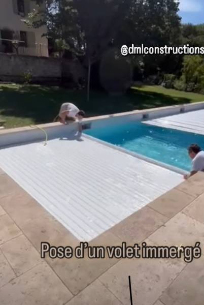 Pose d’un volet roulant immergé sur piscine neuve 12x4 en respectant les normes de sécurité à saint canna aux alentours d’Aix en Provence